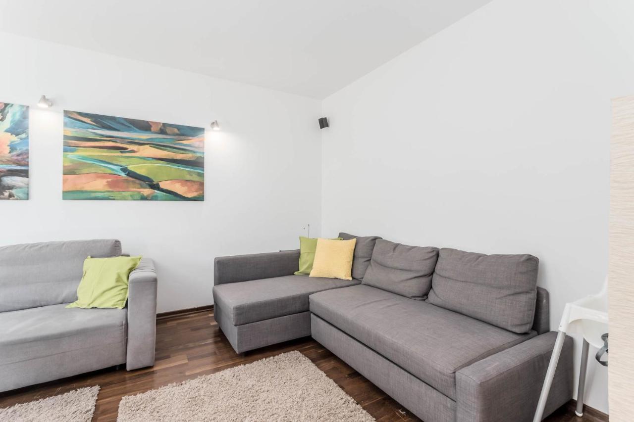 Chill Apartments Kabaty Family Warszawa Exteriör bild