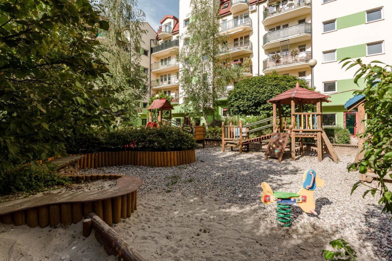 Chill Apartments Kabaty Family Warszawa Exteriör bild